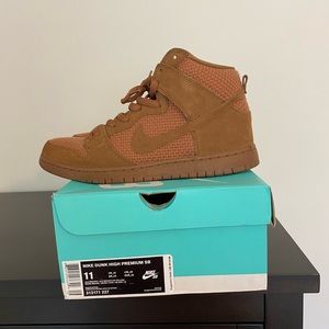 Nike Dunk High “Brown Ale”